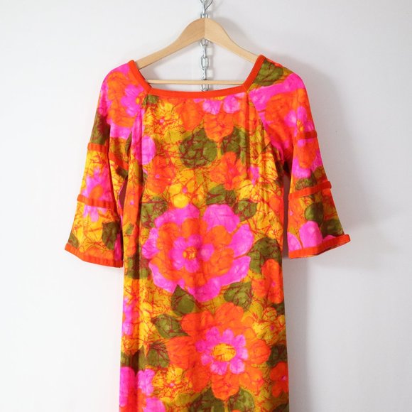 ❌SOLD❌vintage 60s 70s neon floral hawaiian dress - Picture 4 of 8